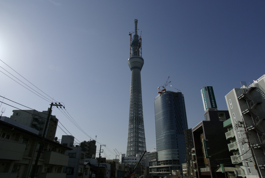 建設途中のスカイツリーの写真