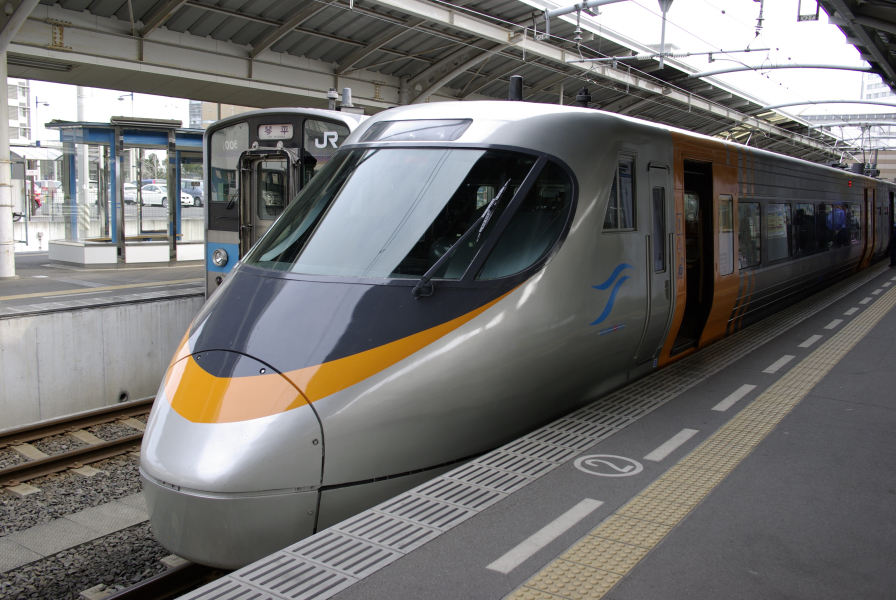 JR今治駅の改札写真