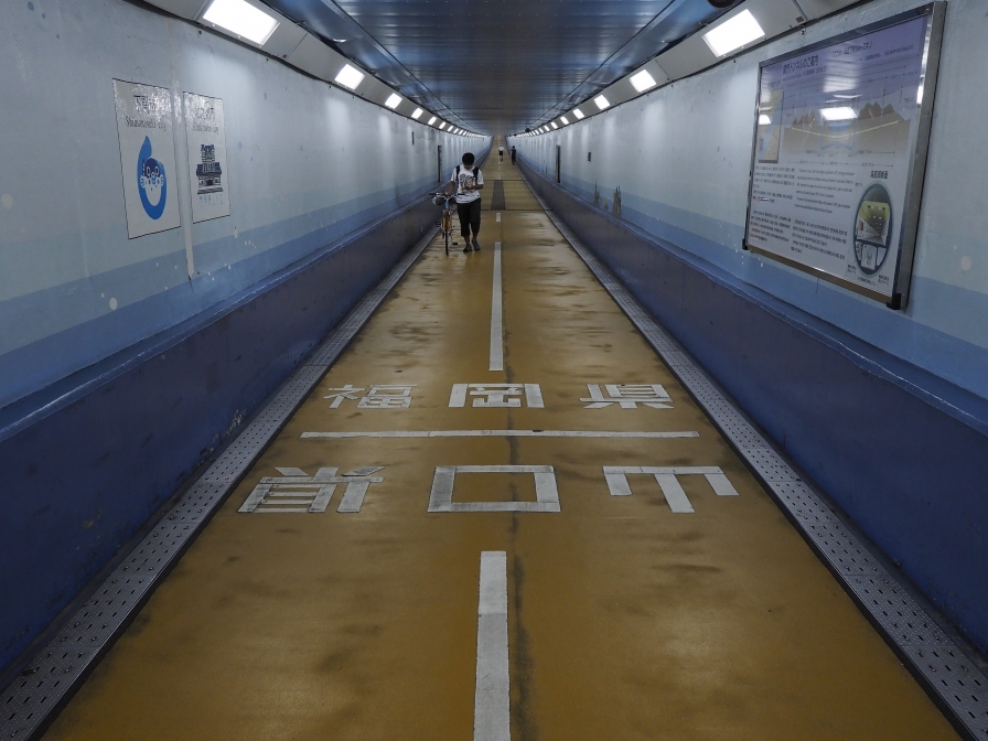 関門トンネル人道内部